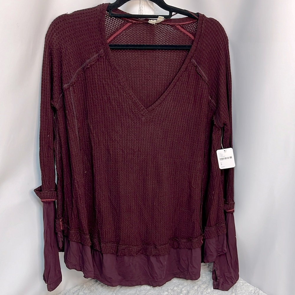 We the Free V-Neck Waffle Knit Long Sleeve tunic top in Wineboard size small